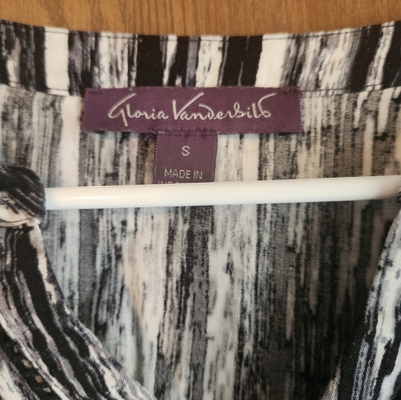 Gloria Vanderbilt Black and White Bell Sleeve Blouse - Picture 2 of 3